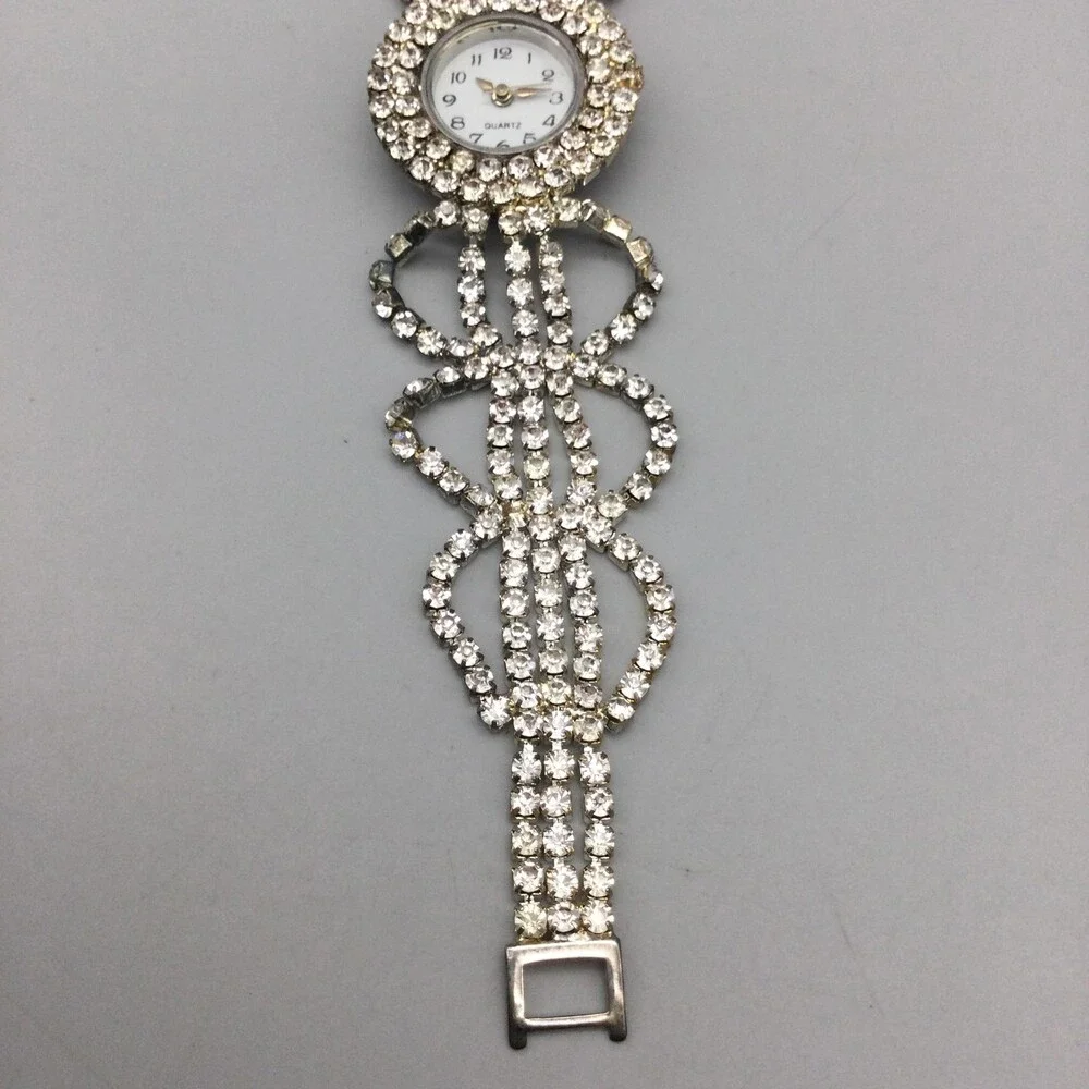 Rhinestone Cocktail Womens Watch 28mm White Dial Silver Tone New Battery 7.5